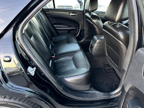 Used 2019 Chrysler 300 Limited image 11