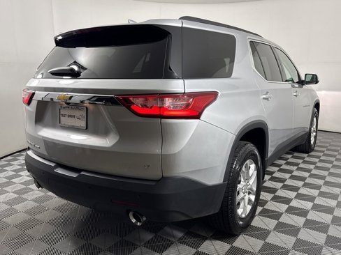 Used 2021 Chevrolet Traverse LT image 6