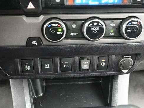 Certified 2017 Toyota Tacoma TRD Sport image 26