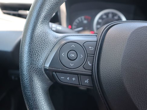 Used 2022 Toyota Corolla LE image 17