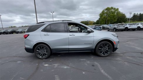 Used 2023 Chevrolet Equinox RS w/ RS Leather Package image 9