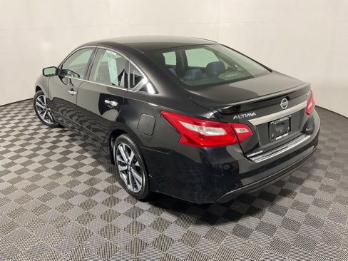 Used 2016 Nissan Altima 2.5 SR image 10