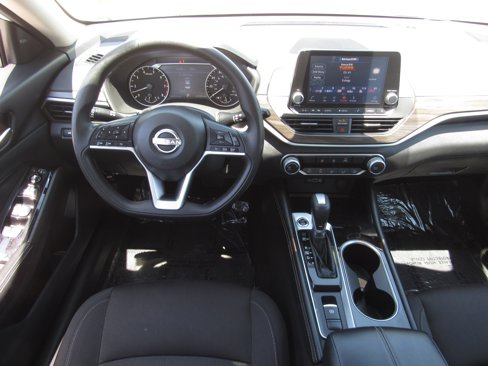 Used 2023 Nissan Altima 2.5 SV image 12