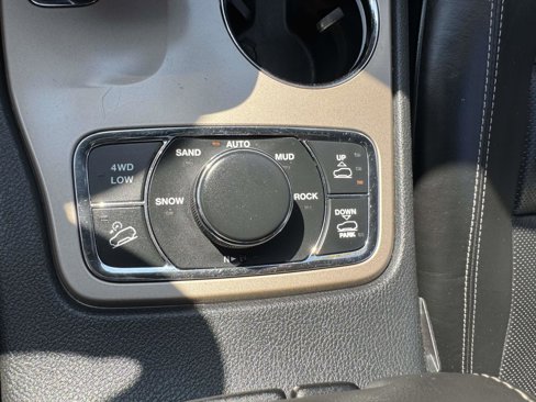 Used 2015 Jeep Grand Cherokee Overland image 20