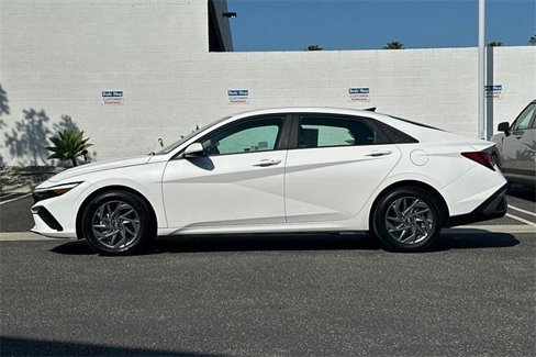 Certified 2024 Hyundai Elantra SEL image 7