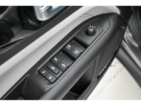 Used 2022 Jeep Compass Limited image 29
