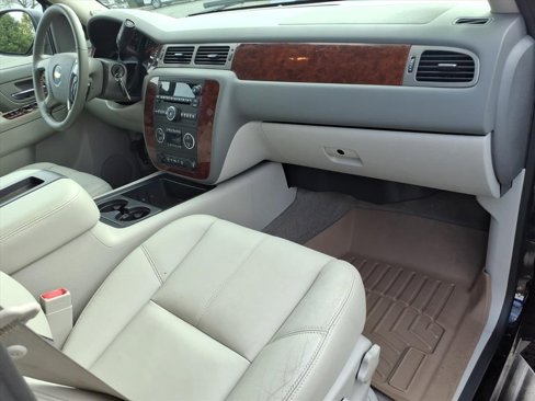 Used 2012 Chevrolet Avalanche LT image 19