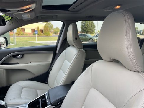 Used 2013 Volvo XC70 3.2 Premier image 12