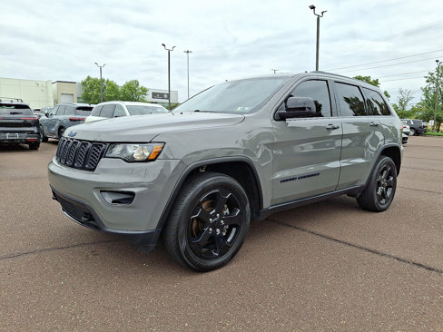 Used 2019 Jeep Grand Cherokee Laredo image 3