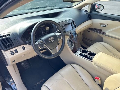 Used 2013 Toyota Venza XLE image 9