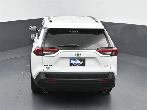 Used 2022 Toyota RAV4 XLE image 14