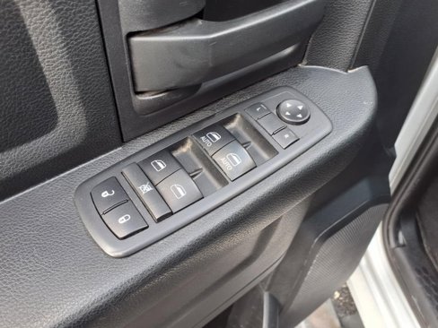 Used 2017 RAM 1500 Express image 8
