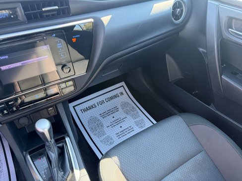 Used 2018 Toyota Corolla L image 30