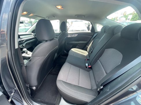 Used 2023 Kia Forte LXS w/ LXS Technology Package image 9