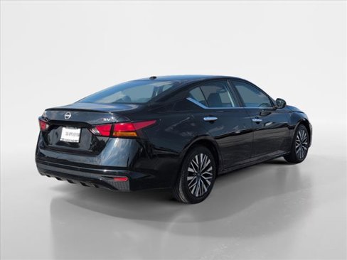 Used 2023 Nissan Altima 2.5 SV image 6
