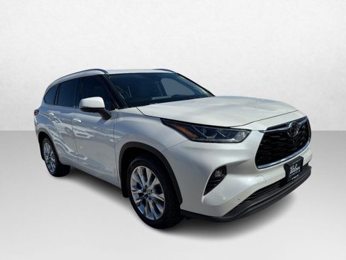 Used 2021 Toyota Highlander Limited image 3