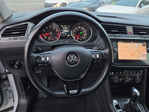 Used 2018 Volkswagen Tiguan SEL image 31