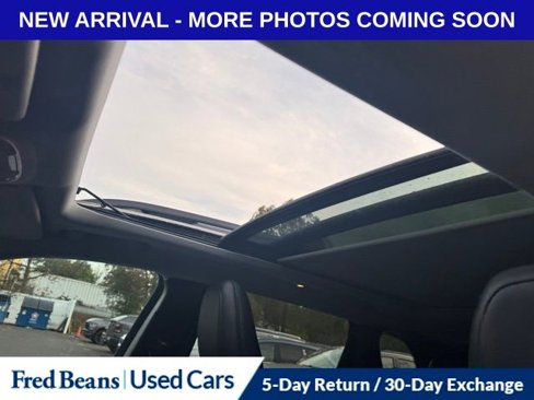 Certified 2022 Jeep Cherokee Latitude w/ Sun & Sound Group image 13