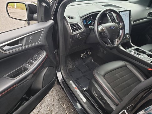 Used 2022 Ford Edge ST-Line image 11