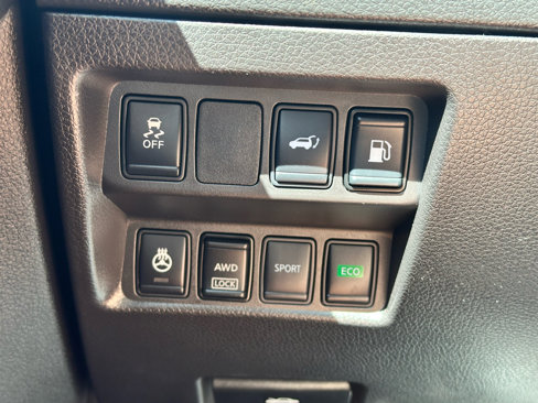 Used 2018 Nissan Rogue SV w/ Sun & Sound Touring Package image 32