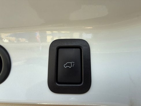 Used 2016 Toyota Highlander XLE image 11