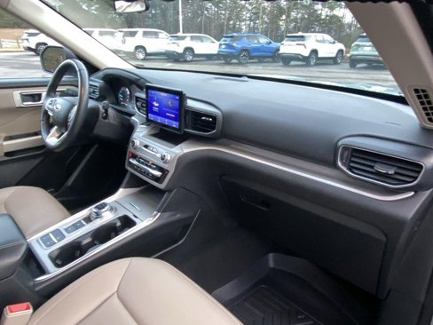 Used 2023 Ford Explorer XLT w/ Equipment Group 202A image 28