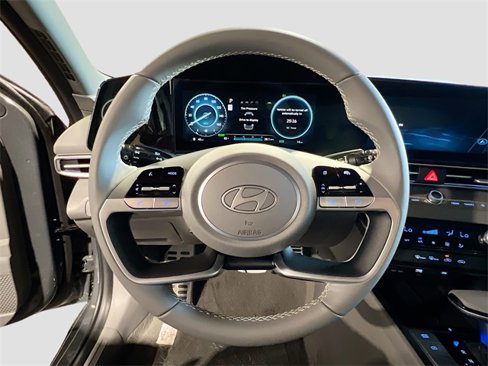 New 2025 Hyundai Elantra SEL image 11