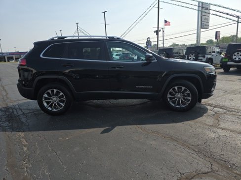 Used 2019 Jeep Cherokee Latitude Plus w/ Comfort/Convenience Group image 7