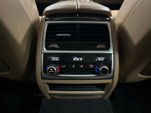 Used 2016 BMW 740i image 22