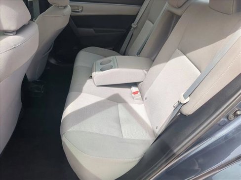 Used 2015 Toyota Corolla LE image 19