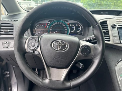 Used 2015 Toyota Venza XLE image 14