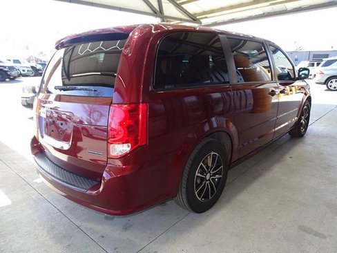 Used 2017 Dodge Grand Caravan SE image 28