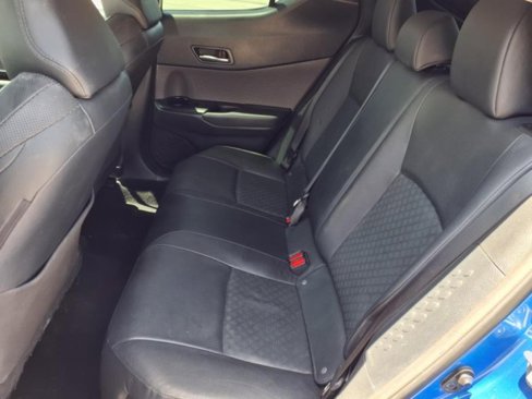 Used 2022 Toyota C-HR Limited image 19