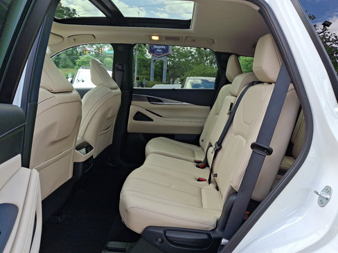 Certified 2022 INFINITI QX60 Luxe w/ Cargo Package image 11