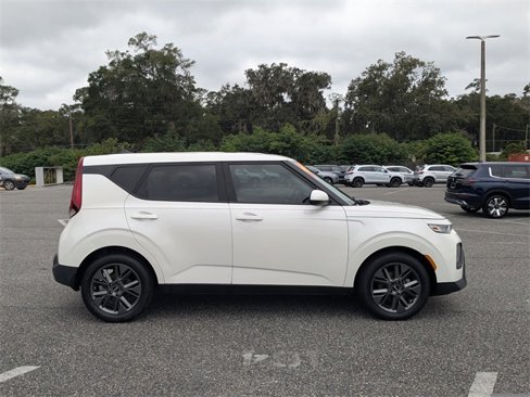 Used 2021 Kia Soul S image 2
