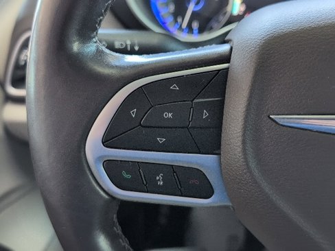 Used 2020 Chrysler Pacifica Touring-L Plus image 36