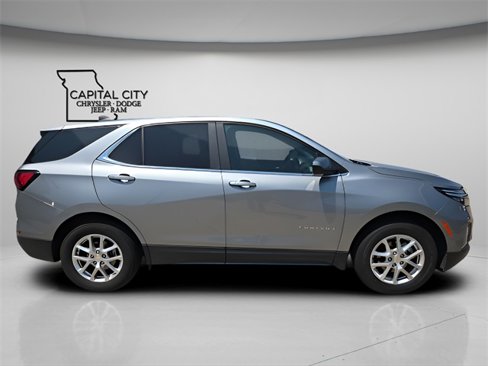 Used 2023 Chevrolet Equinox LT w/ Driver Convenience Package image 8