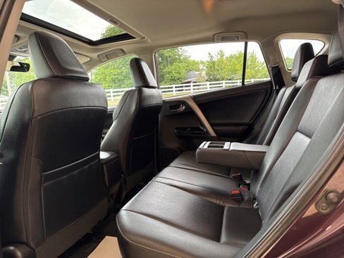 Used 2016 Toyota RAV4 Limited image 29