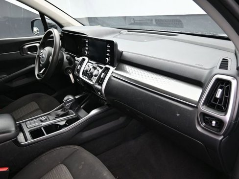 Used 2021 Kia Sorento LX image 41