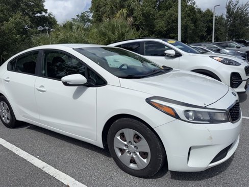 Used 2017 Kia Forte LX image 1