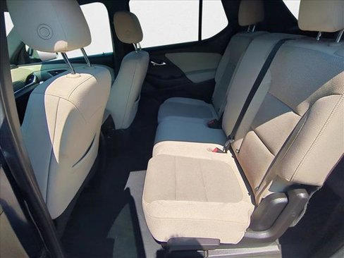 Used 2022 Chevrolet Traverse LS image 18