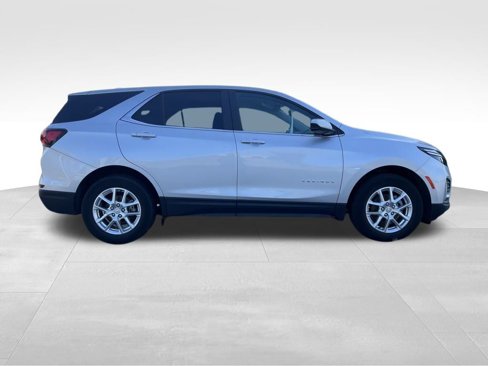 Used 2022 Chevrolet Equinox LT image 3