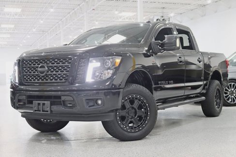Used 2018 Nissan Titan SV w/ SV Convenience Package image 6