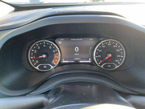 Used 2021 Jeep Renegade Latitude w/ Luxury Group II image 14