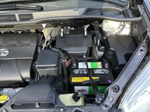Used 2012 Toyota Sienna XLE image 26