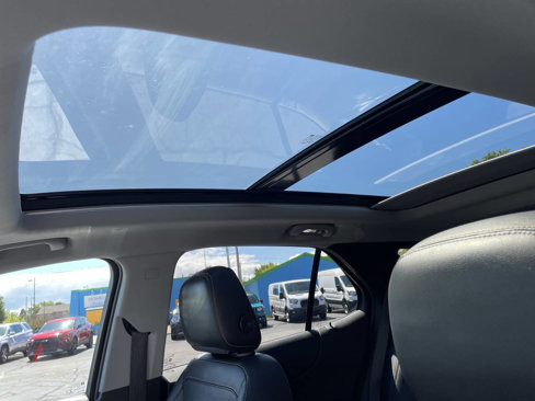 Used 2022 Chevrolet Equinox Premier image 13