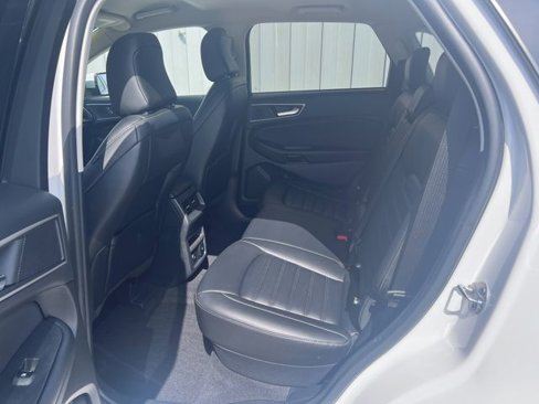 Used 2023 Ford Edge SEL w/ Convenience Package image 12