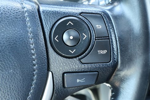 Used 2018 Toyota RAV4 SE image 14