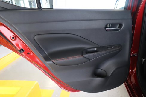 New 2025 Nissan Versa SR w/ Trunk Package image 31