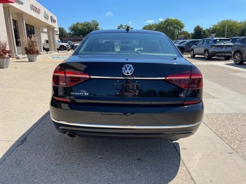 Used 2018 Volkswagen Passat 2.0T SE image 8